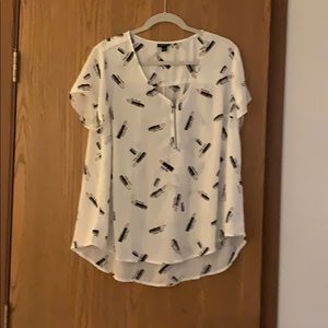 Torrid  lip stick zipper blouse shirt